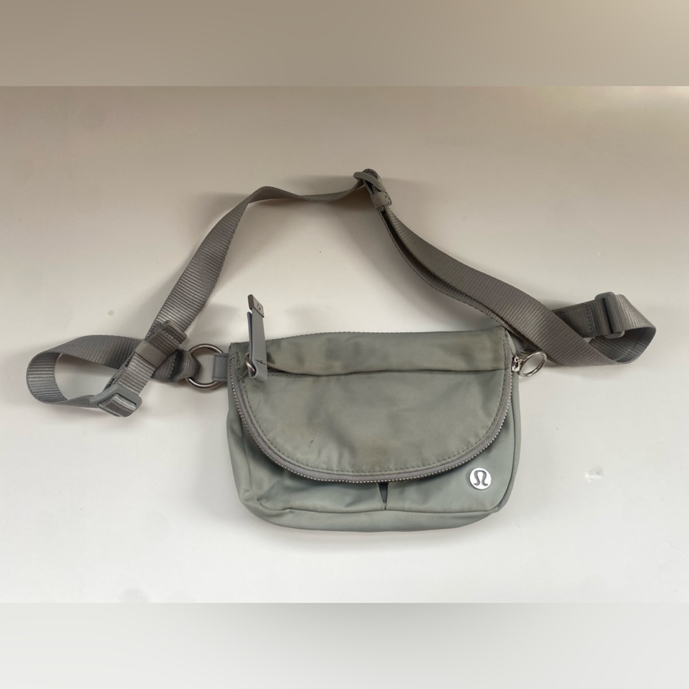 2/$40 - Lululemon festival bag 2L